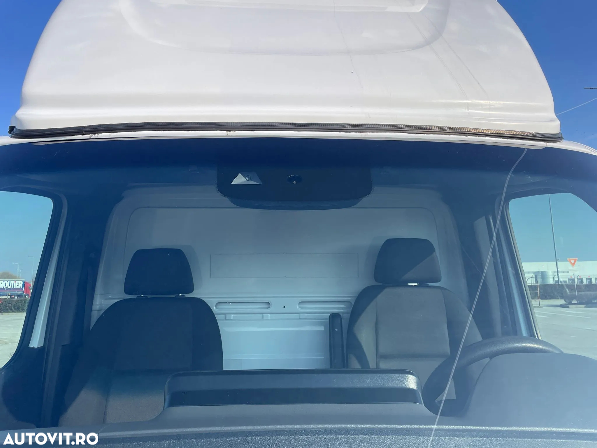 Mercedes-Benz Sprinter - 14