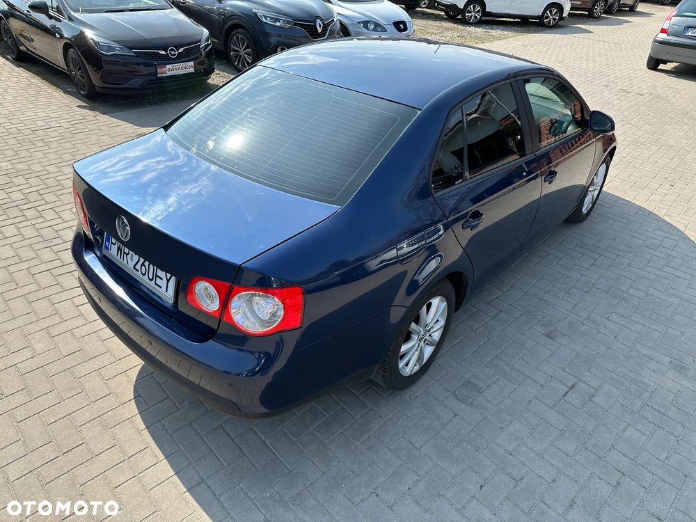 Volkswagen Jetta - 31