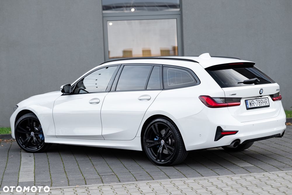 BMW Seria 3 330d xDrive - 14