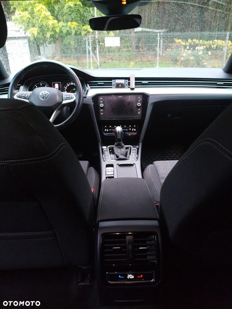 Volkswagen Passat 2.0 TDI SCR DSG Business - 11