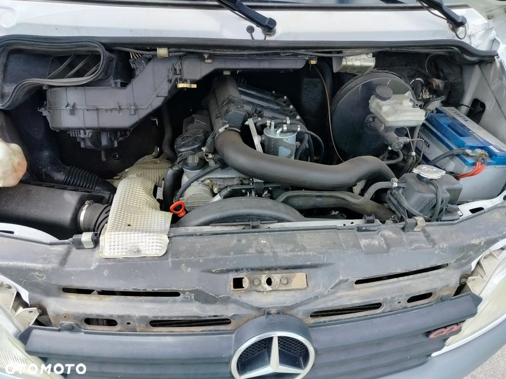 Mercedes-Benz Sprinter - 14