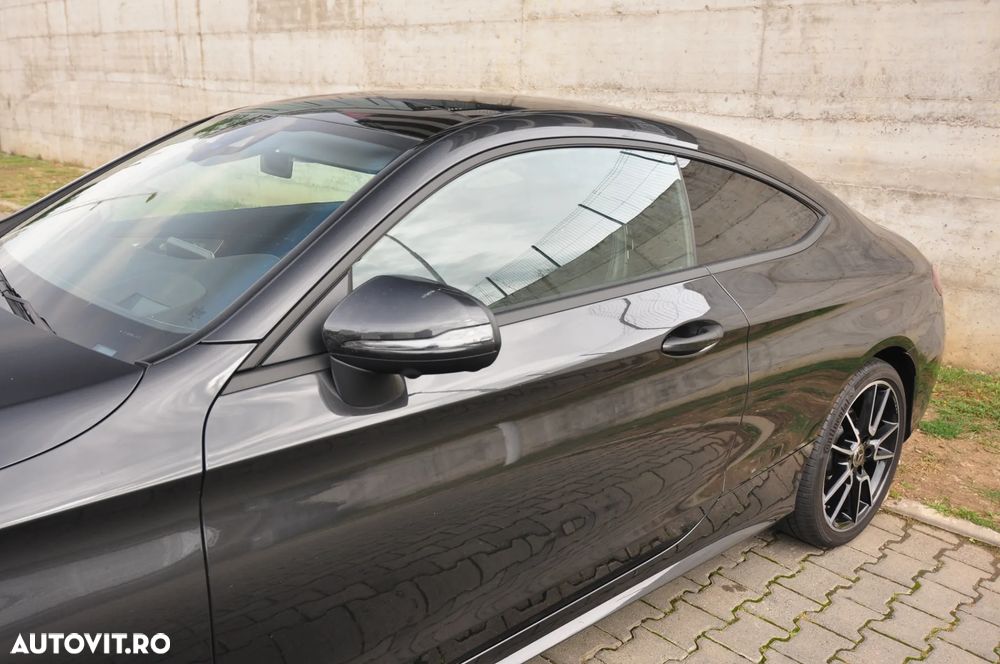 Mercedes-Benz C 300 d Coupe 4Matic 9G-TRONIC AMG Line - 13