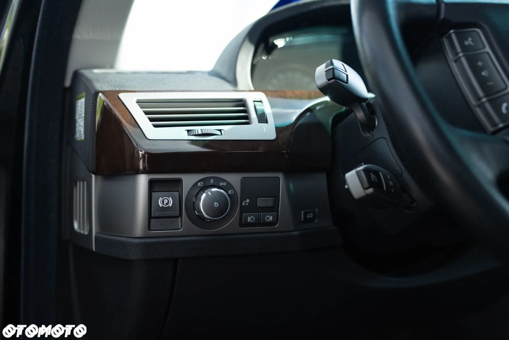 BMW Seria 7 750i - 19