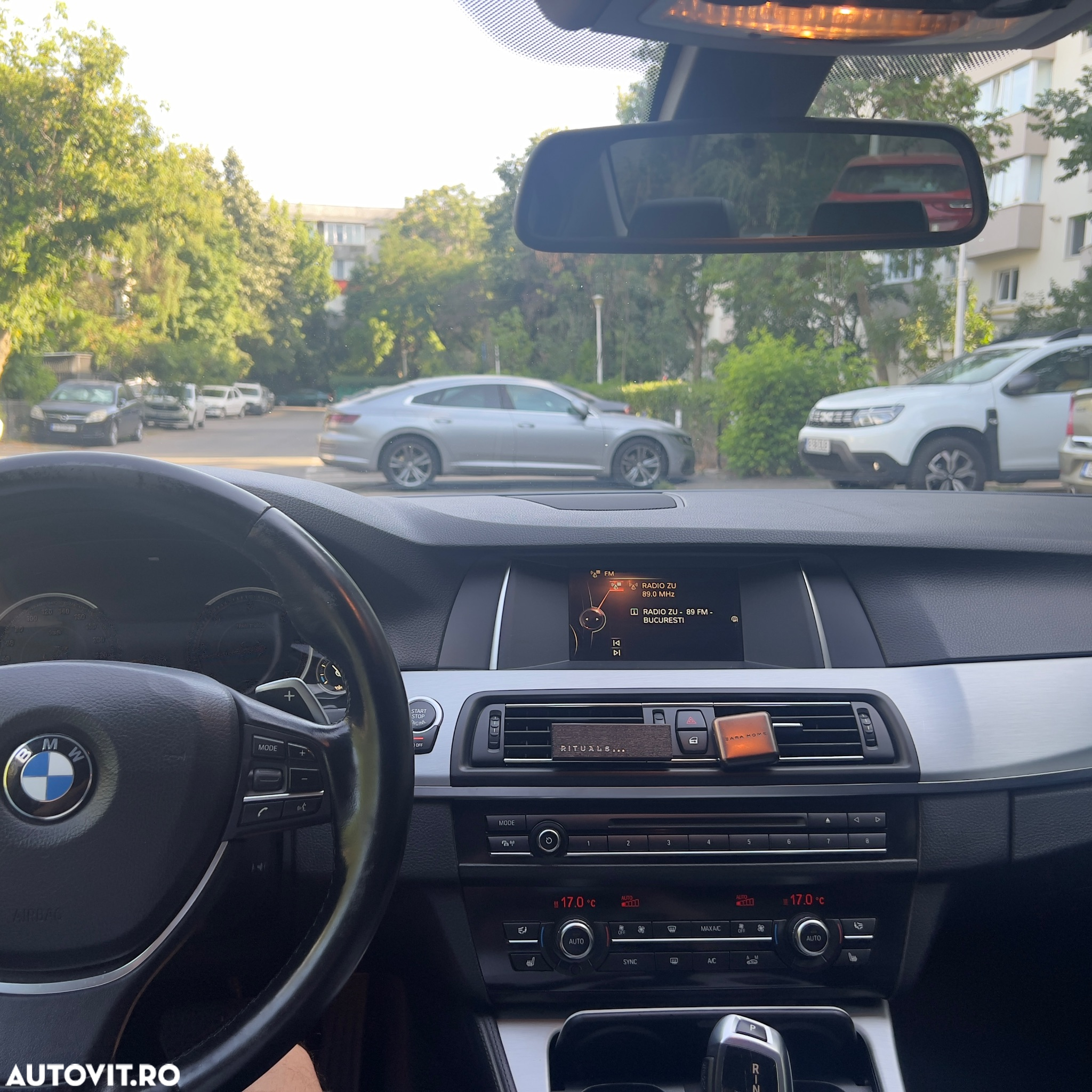 BMW Seria 5 525d xDrive AT - 12