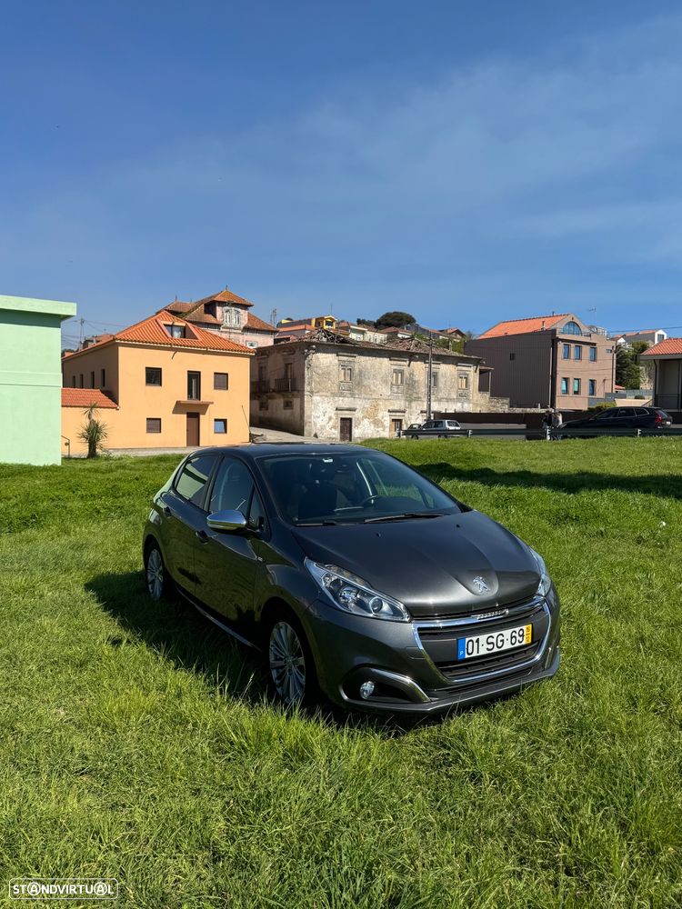 Peugeot 208 1.6 BlueHDi Style - 4
