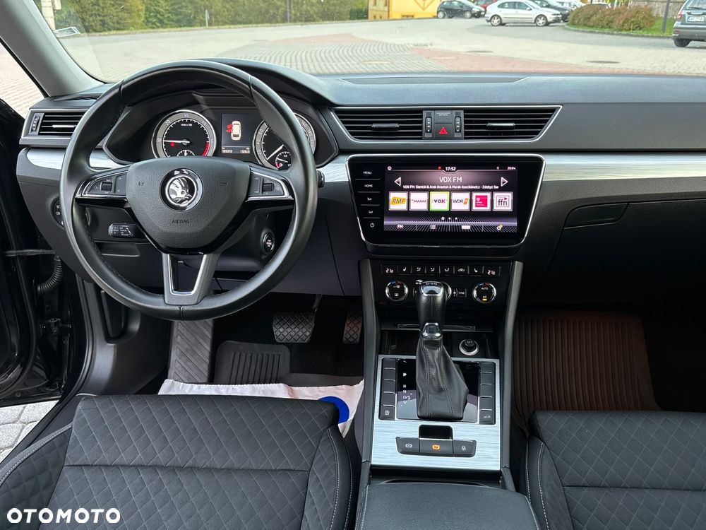 Skoda Superb 2.0 TDI DSG Premium Edition - 14
