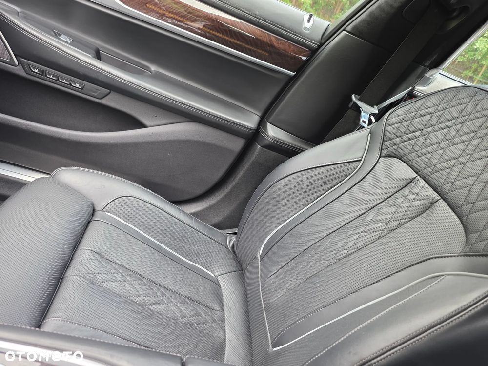 BMW Seria 7 - 24