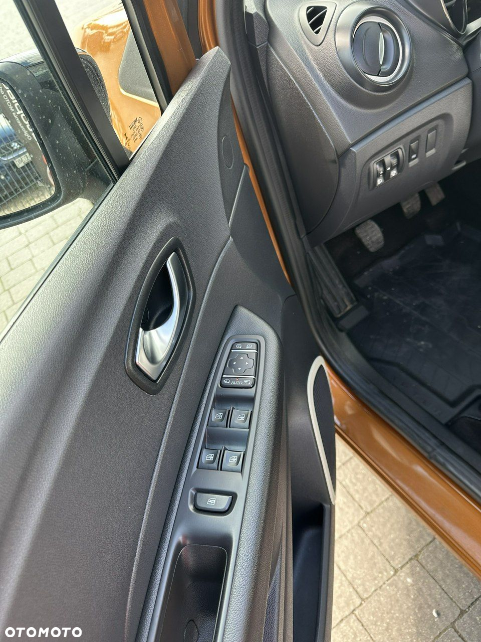 Renault Captur - 16