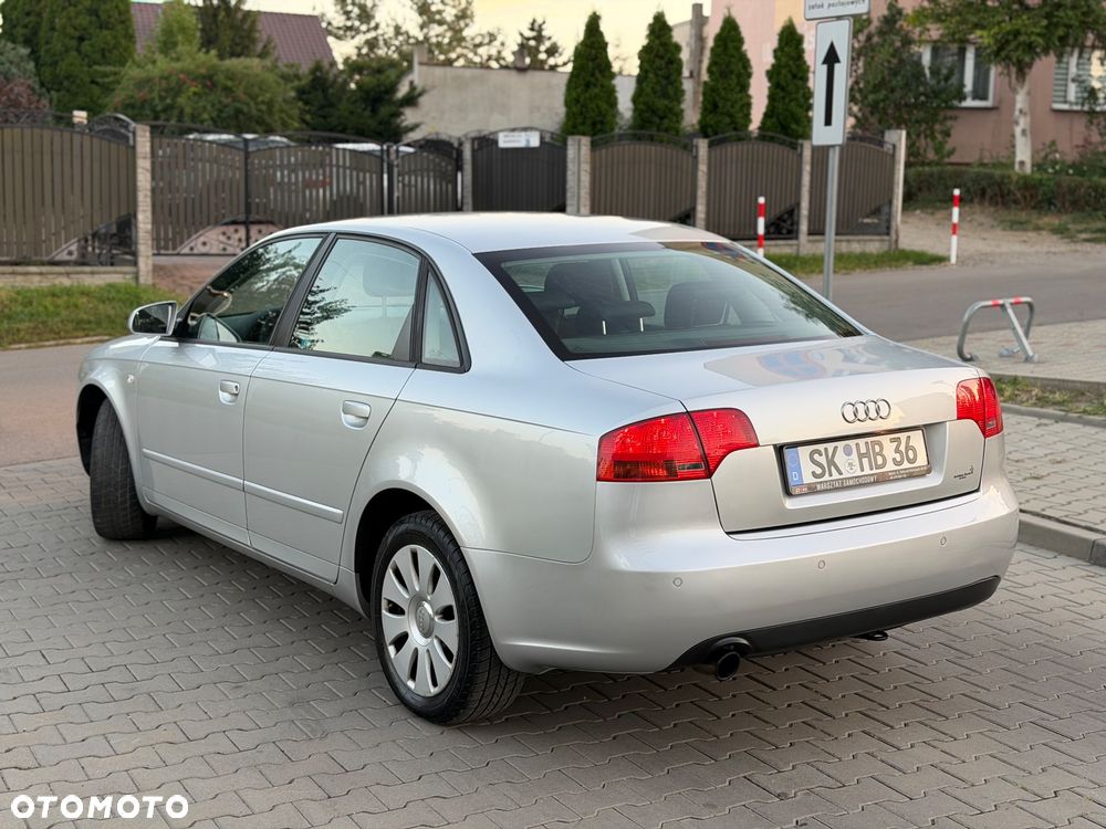 Audi A4 Limousine - 17