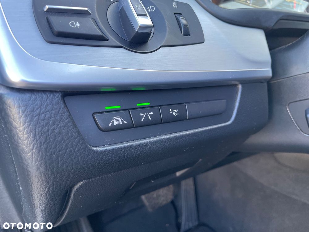 BMW Seria 5 535d Sport-Aut Luxury Line - 17