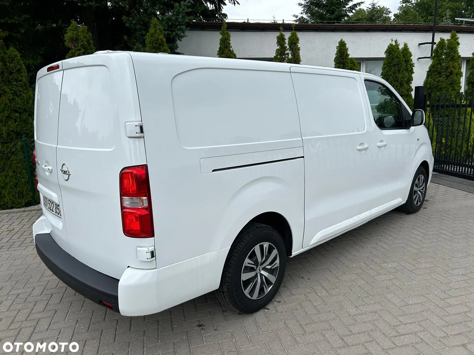 Opel Vivaro - 10