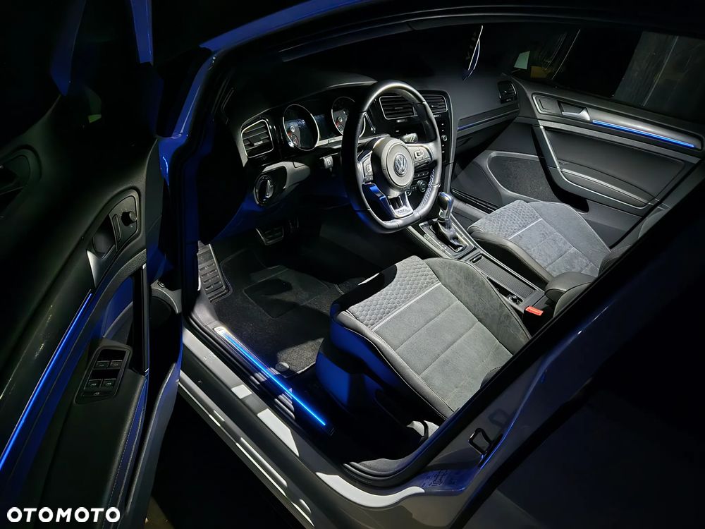 Volkswagen Golf - 39