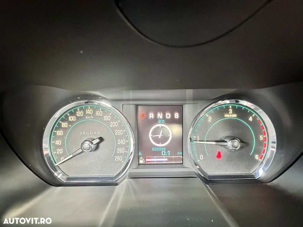 Jaguar XF 3.0 V6 - 4