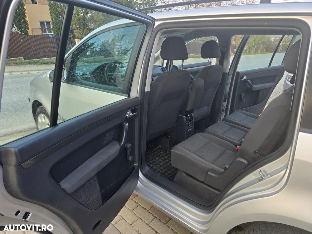 Volkswagen Touran - 15