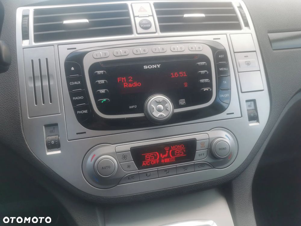 Ford Kuga 2.0 TDCi 4x4 Titanium - 20