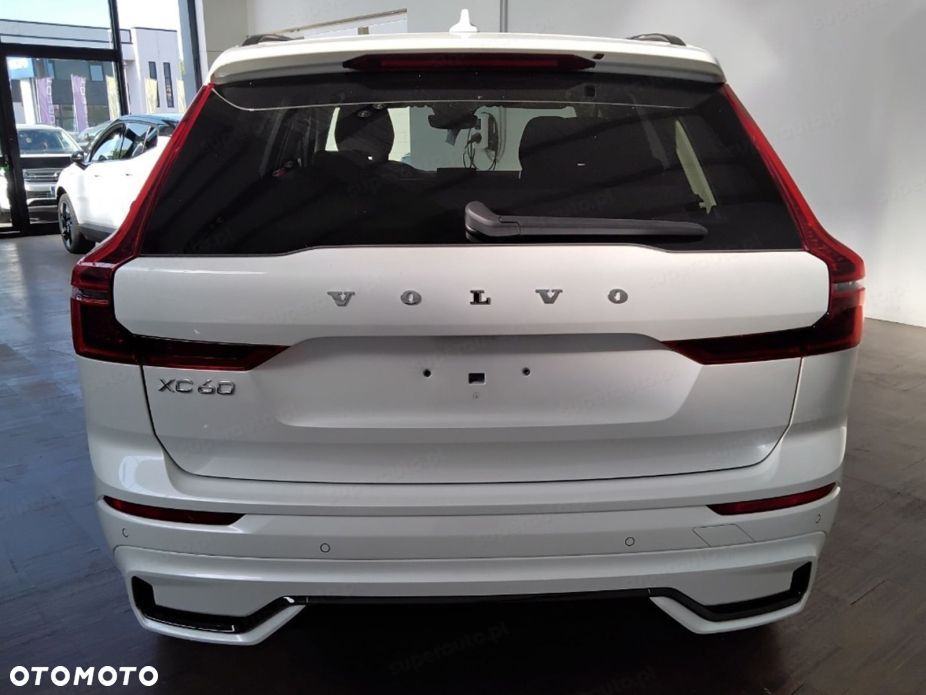 Volvo XC 60 B5 B AWD Plus Dark - 6