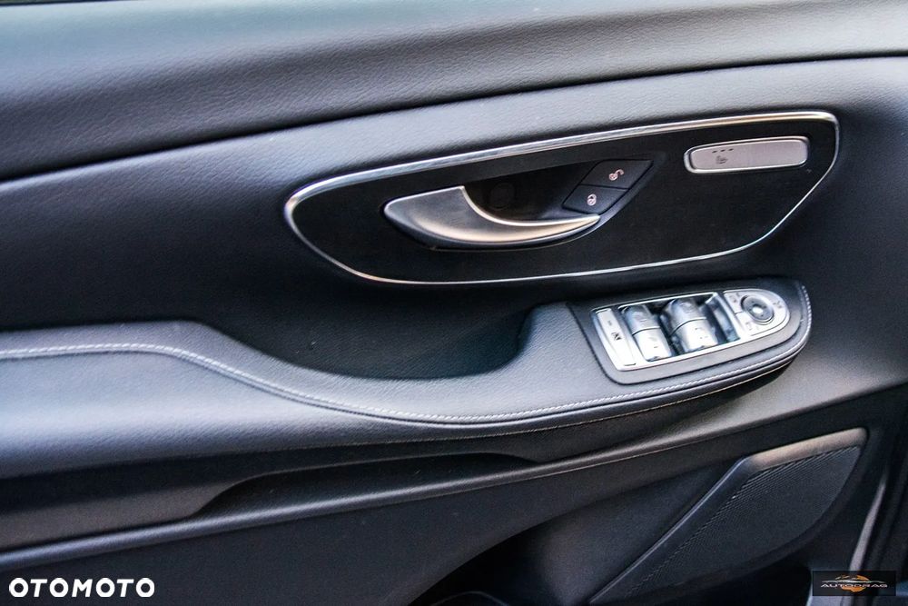 Mercedes-Benz Klasa V 300 d 4-Matic 9G-Tronic - 25