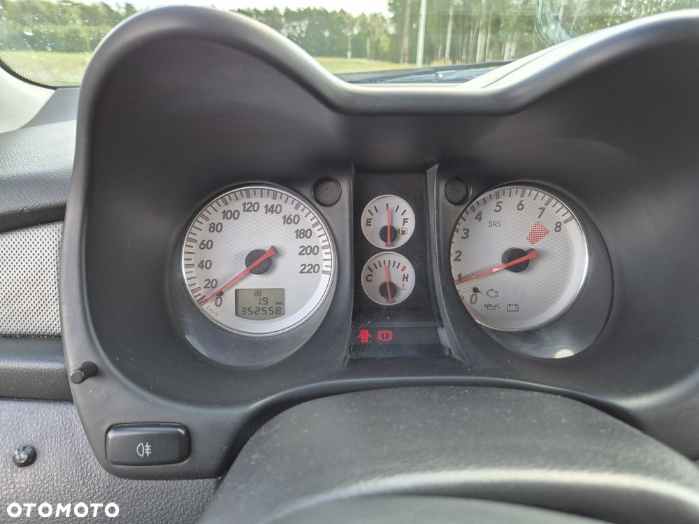Mitsubishi Outlander 2.0 Comfort 4WD - 17