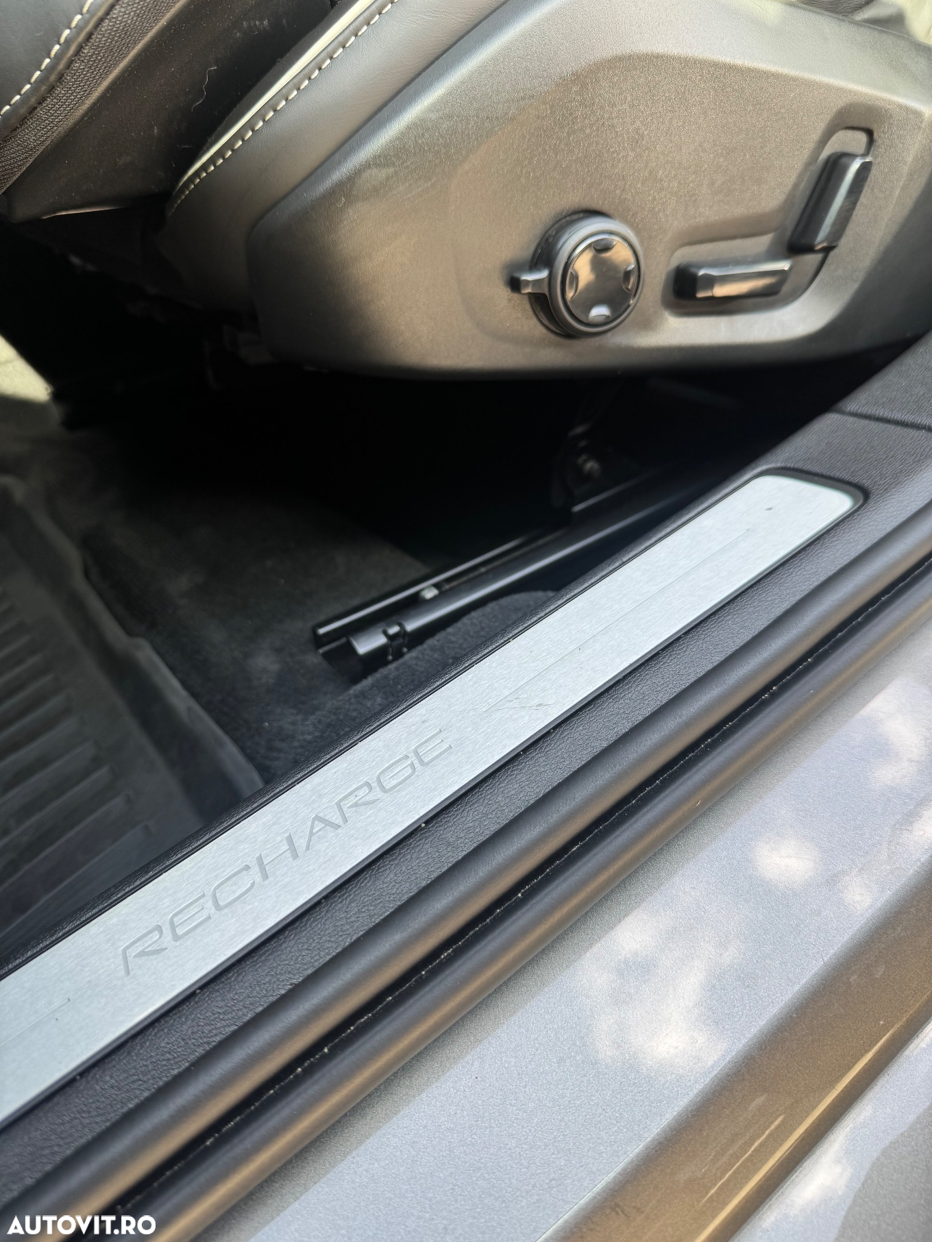 Volvo V60 T6 AWD Recharge Geartronic RDesign Expression - 11