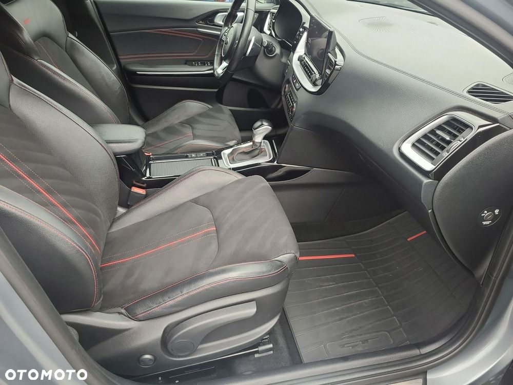 Kia ProCeed 1.6 T-GDI GT DCT - 18