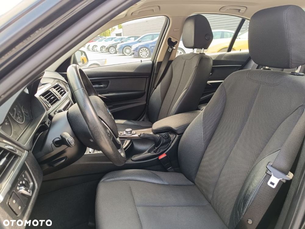 BMW Seria 3 - 18