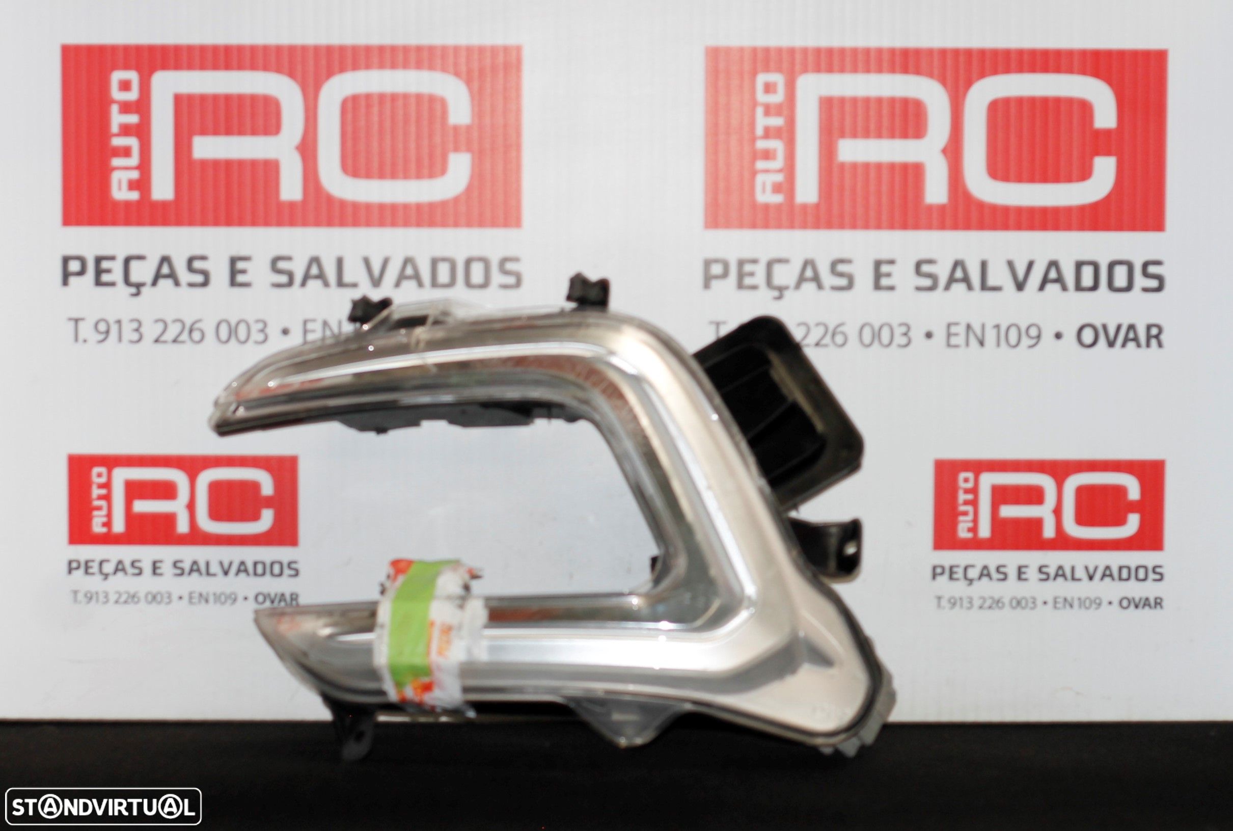 FAROL ESQUERDO RENAULT CAPTUR - 1