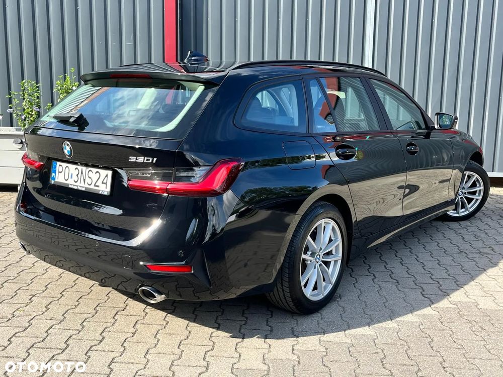 BMW Seria 3 330i xDrive Advantage sport - 4
