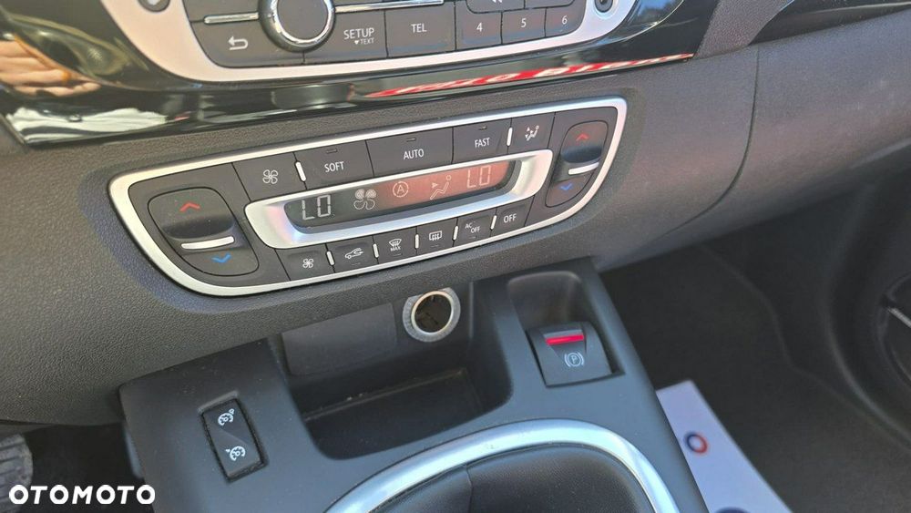 Renault Grand Scenic - 10