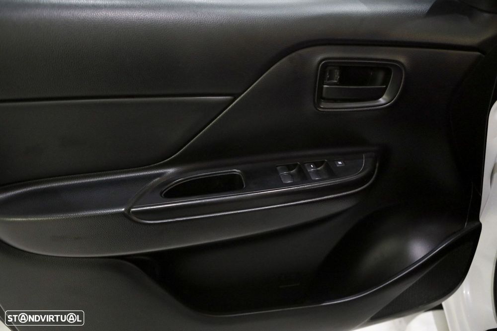 Mitsubishi L200 2.3 DI-D Strakar CD Intense 4WD - 13