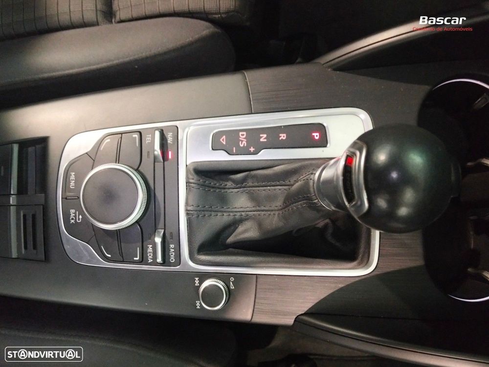 Audi A3 2.0 TDI S tronic sport - 32