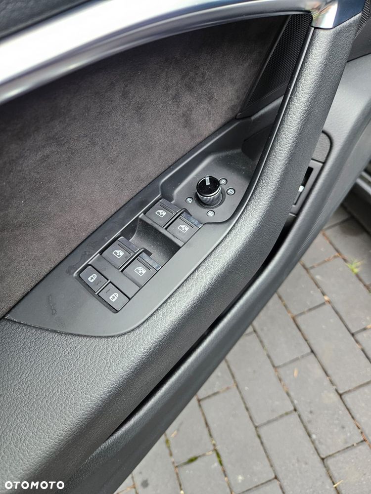 Audi A6 Avant 40 TDI quattro S tronic S line - 13