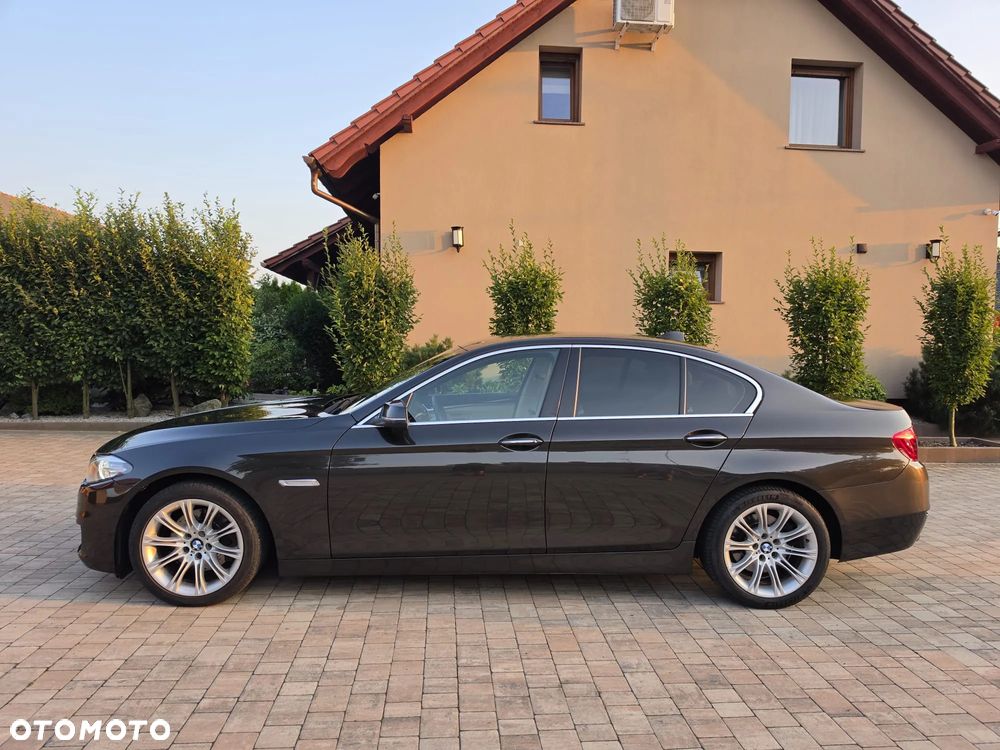 BMW Seria 5 520d - 24
