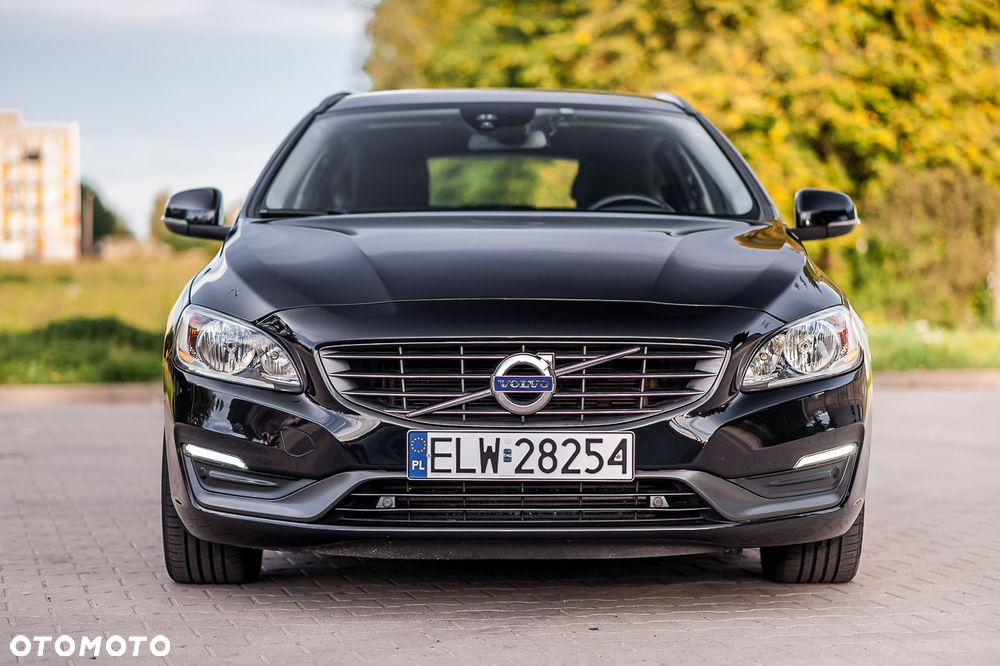 Volvo V60 D4 Summum - 28