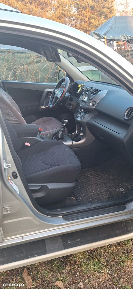 Toyota RAV4 2.2 D-4D X - 3