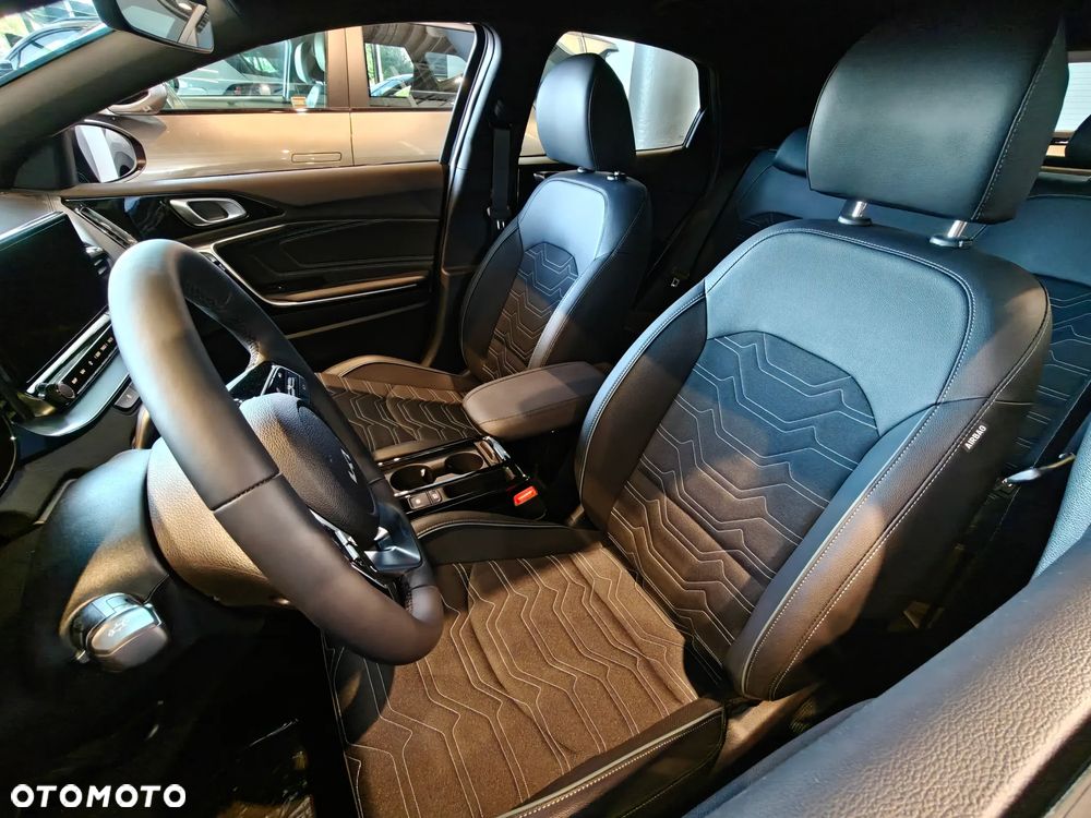 Kia XCeed - 13