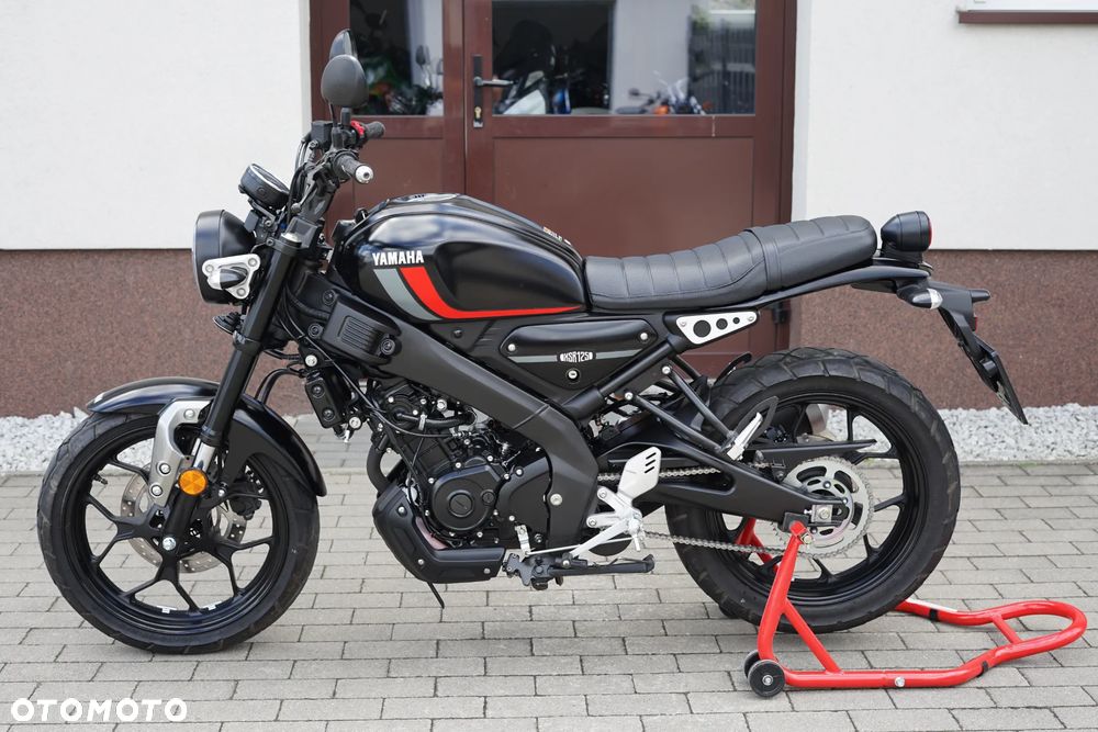 Yamaha XSR - 17