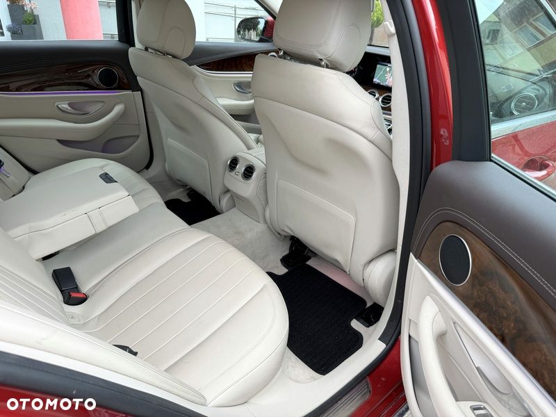 Mercedes-Benz Klasa E 220 d 9G-TRONIC - 13