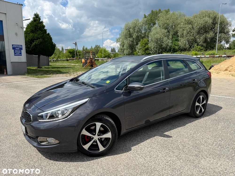 Kia Ceed 1.4 CVVT Dream Team Edition - 1