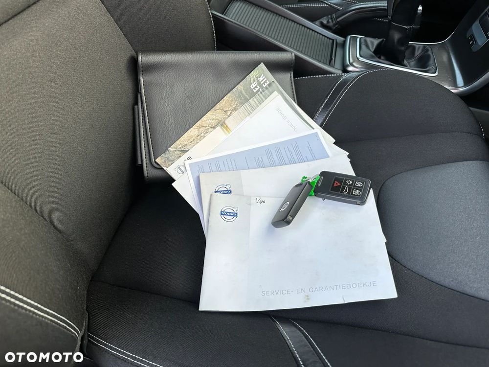 Volvo V40 D2 Momentum - 26