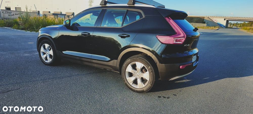 Volvo XC 40 T3 Momentum Pro - 4