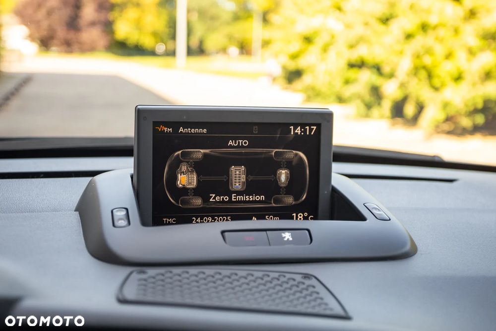 Peugeot 3008 Hybrid4 - 26