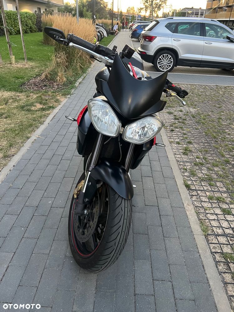 Triumph Street Triple - 9