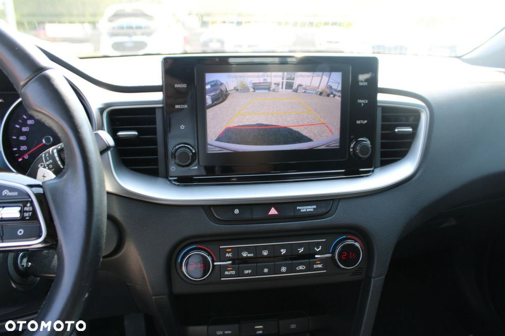 Kia Ceed - 26