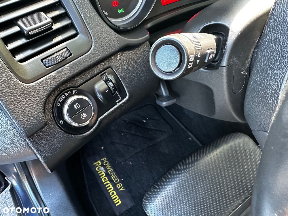 Opel Insignia 2.0 Turbo 4x4 Cosmo - 23