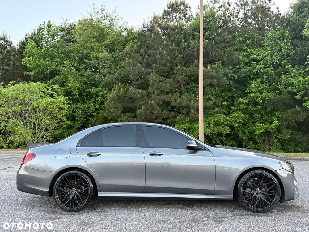 Mercedes-Benz Klasa E 300 9G-TRONIC - 11