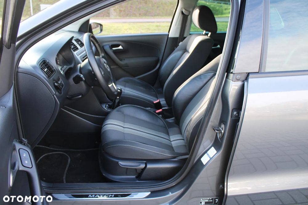 Volkswagen Polo 1.2 TSI MATCH - 26