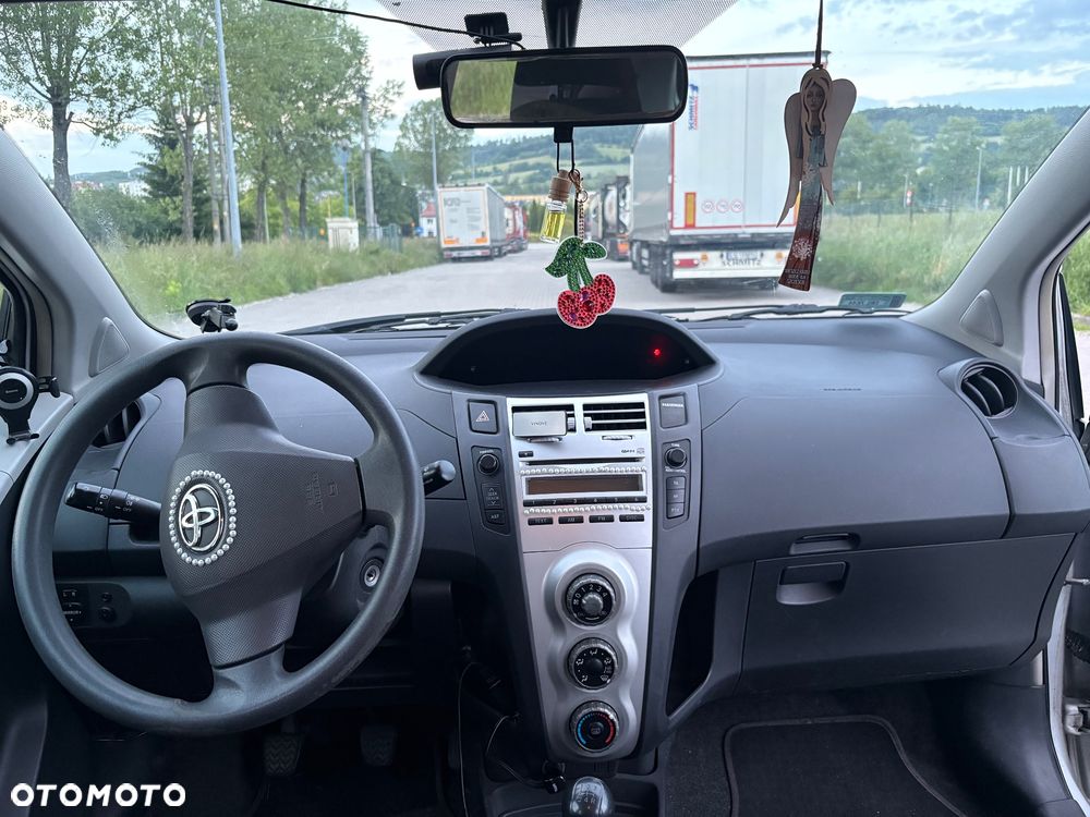 Toyota Yaris - 7