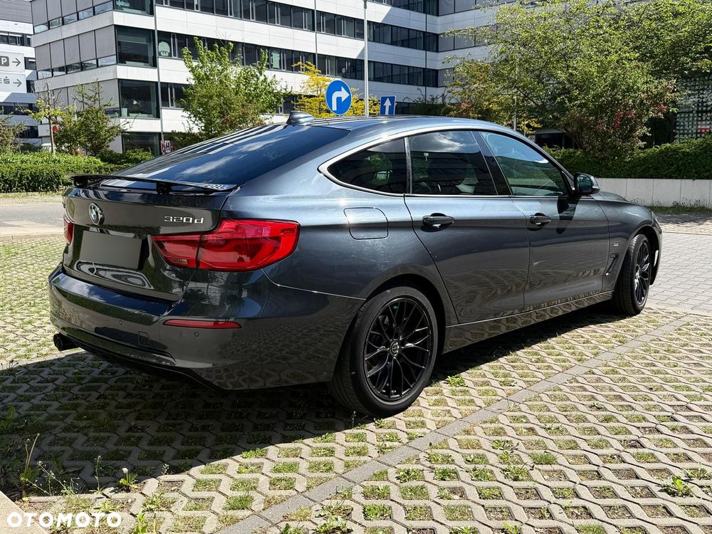 BMW Seria 3 320d xDrive Sport Line - 26