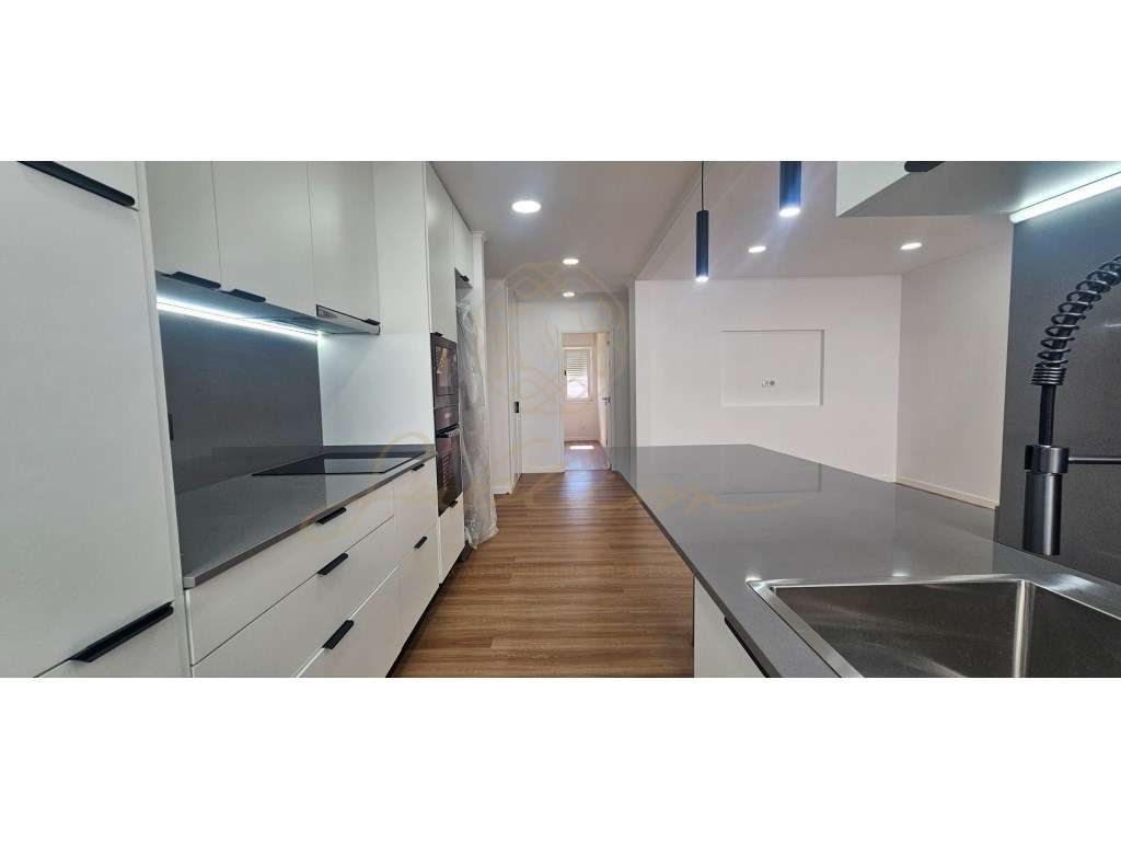 Apartamento T3 Totalmente Remodelado - Grande imagem: 2/19