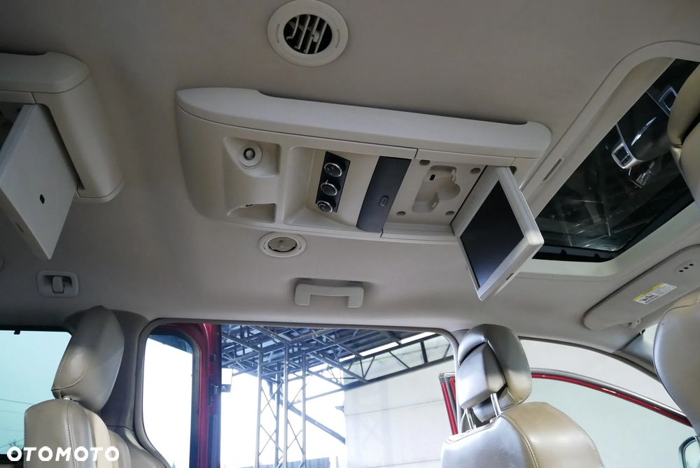Chrysler Town & Country 3.6 Limited - 19
